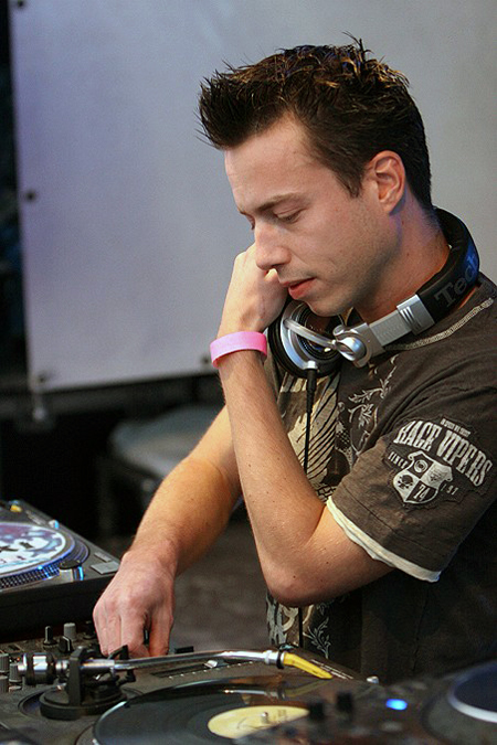 Sander Van Doorn - Identity Mix (May 2009) 18-05-2009