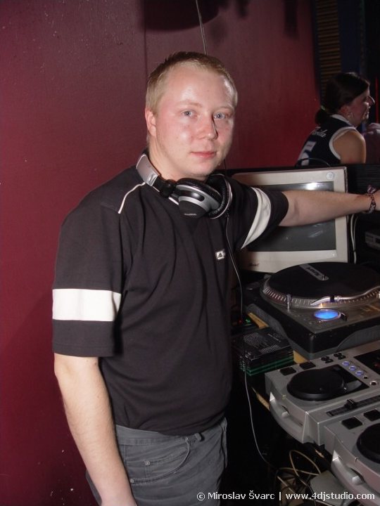 DJ Sweder - Happy Clubbing