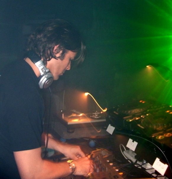 Matt Darey - Weekly Exclusive Mix 111 (2009-01-15)